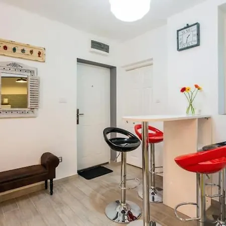 Appartement Francuska 16a *